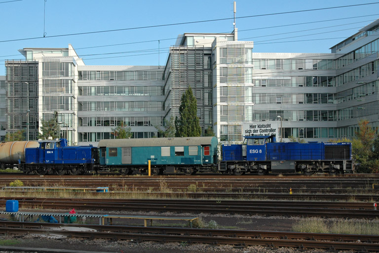 ESG 8 und ESG 9 (ex-DB 364 778) bei km 16,0 (September 2006)