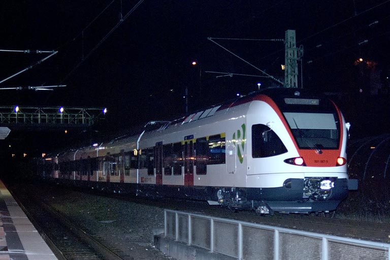 SBB RABe 521 025 und 521 027 als Dbz 80226 bei km 14,4 (Dezember 2006)