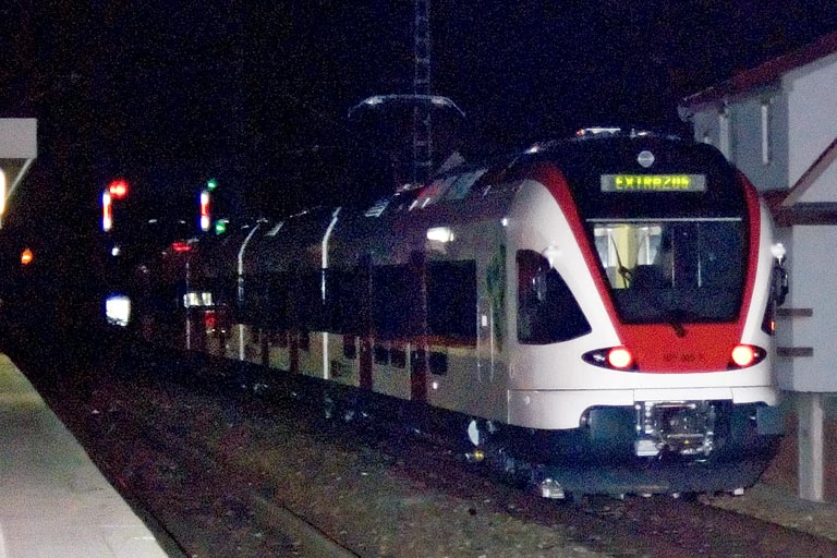 SBB RABe 521 027 und 521 025 als Dbz 86486 bei km 16,6 (November 2006)