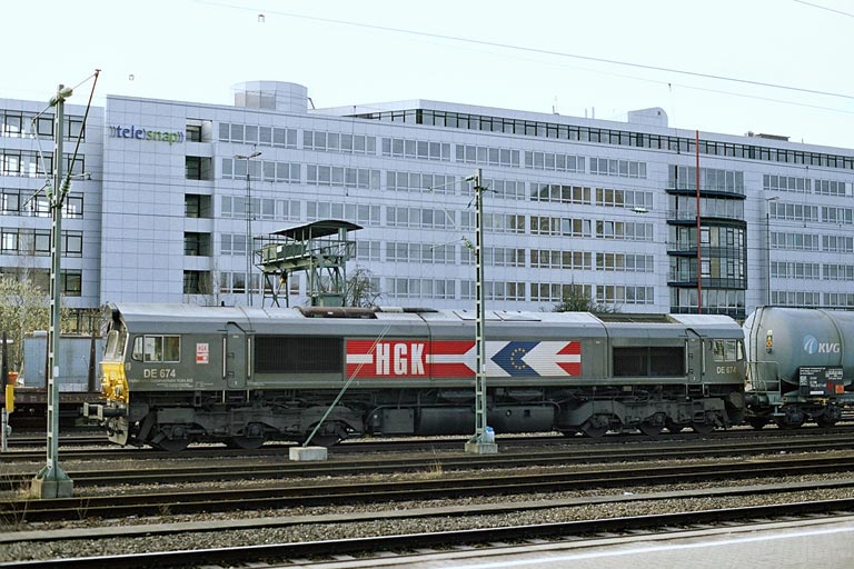 HGK Class 66 DE 674 bei km 15,6 (April 2006)