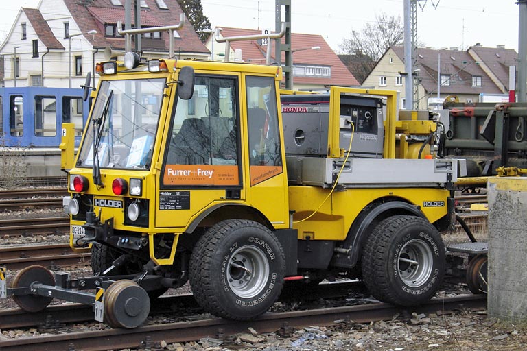 Industrietraktor Holder C 9800 H bei km 15,6 (Januar 2006)