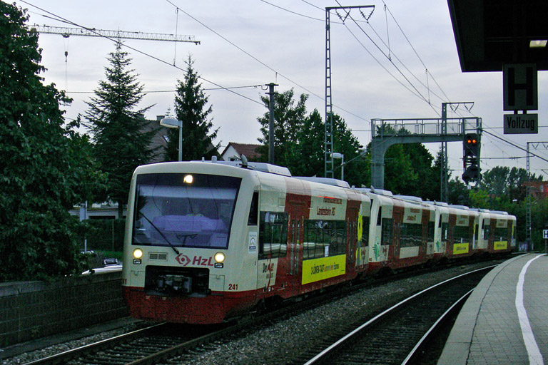 HzL-Regioshuttles VT 241, 240, 234 und 250 als Dlt 88191 bei km 16,6 (September 2006)