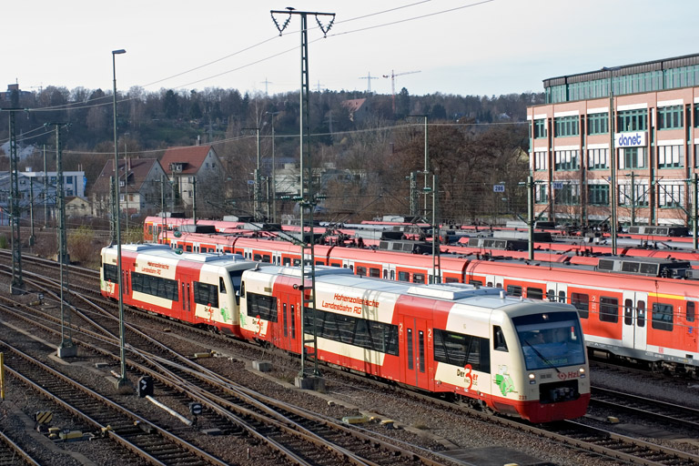 Regioshuttles VT 231 und VT 241 als DPE 92710 bei km 16,0 (Dezember 2006)