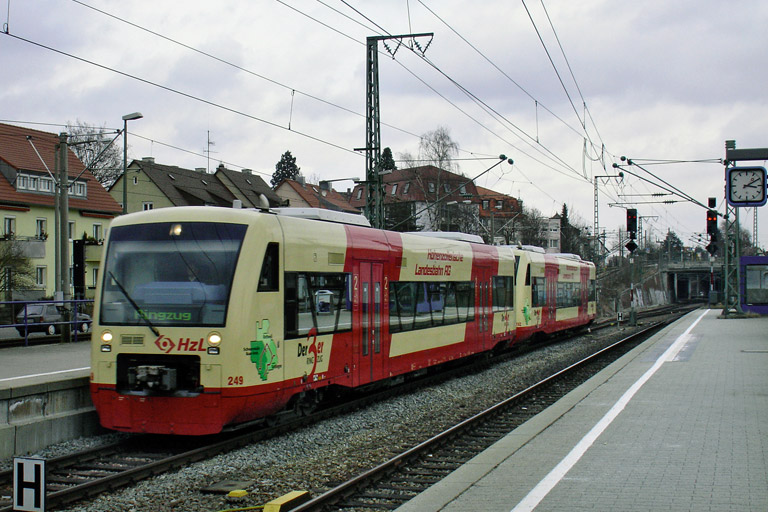 Regioshuttles VT 249 und VT 242 bei km 15,8 (Februar 2006)