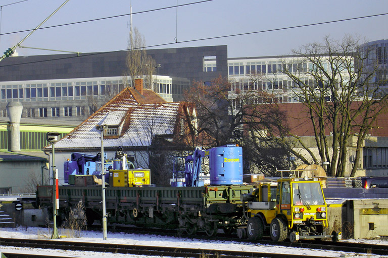 Industrietraktor Holder C 9800 H bei km 15,6 (Januar 2006)