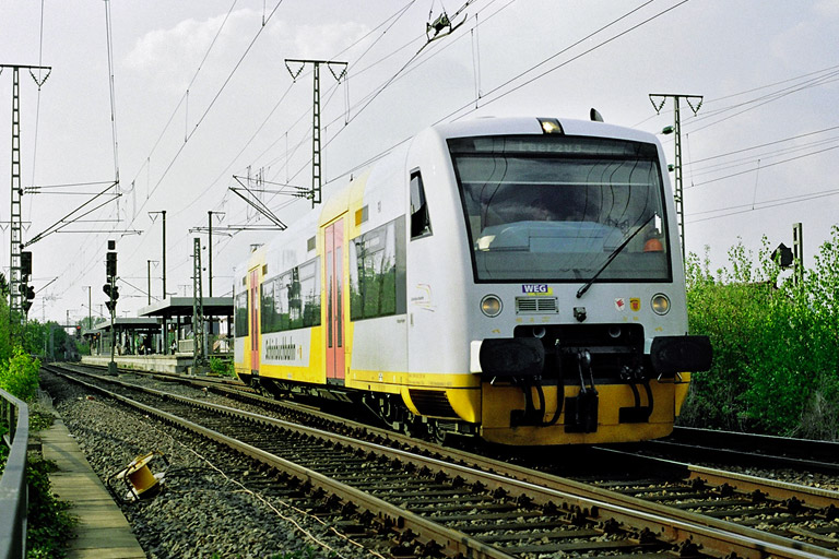 Sch&ouml;nbuchbahn-Regioshuttle 432 bei km 16,8 (Mai 2006)