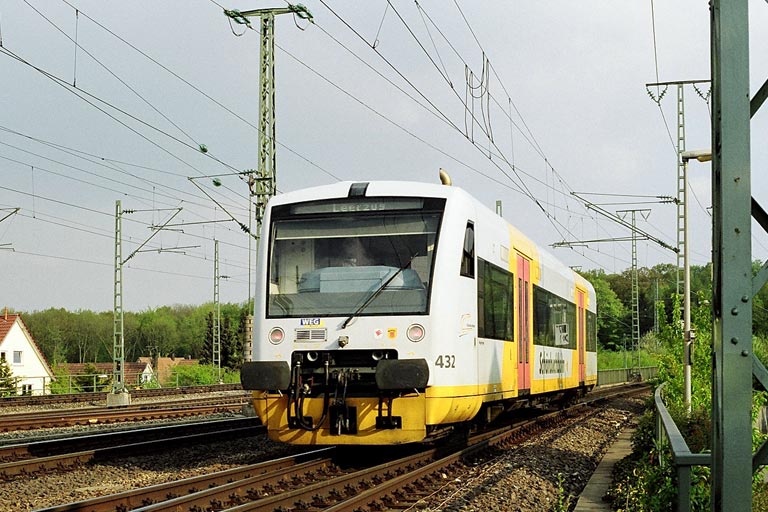 Schönbuchbahn-Regioshuttle 432 bei km 16,8 (Mai 2006)