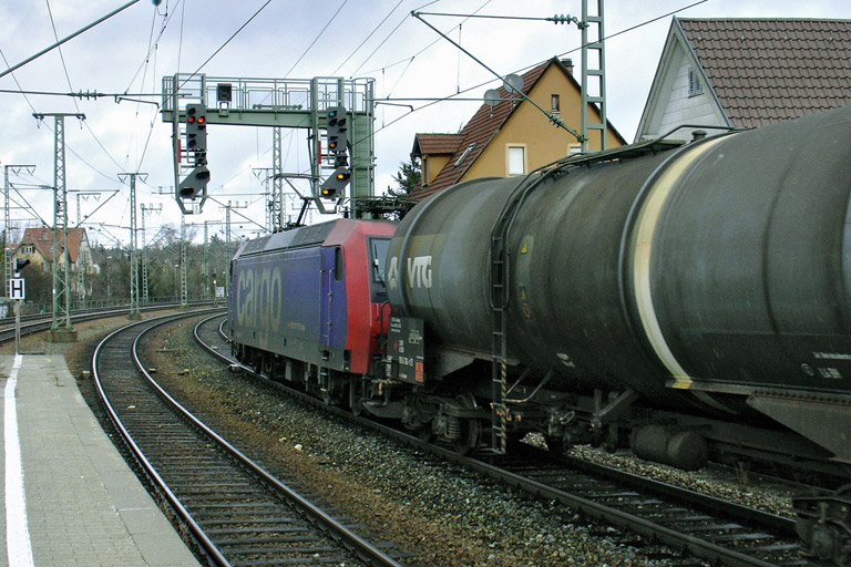 SBB Cargo 481 005 bei km 16,6 (Februar 2006)