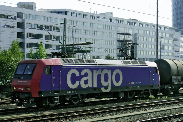 SBB Cargo 481 005 bei km 15,6 (September 2006)