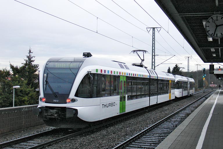 RABe 526 728 und 526 742 als Dbz 87899 bei km 16,6 (Dezember 2006)