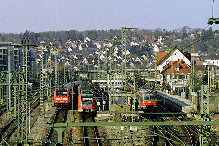 Baureihe 420 und 423 in Stuttgart-Vaihingen (April 2006)