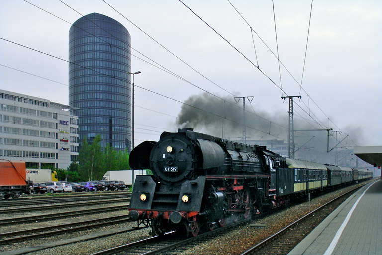 01 519 in Stuttgart-Vaihingen (Mai 2007)