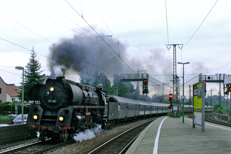 01 519 in Stuttgart-Rohr (Mai 2007)