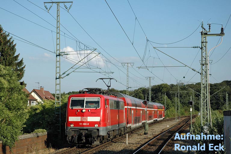 111 080 mit RE 19680 bei km 16,8 (Juli 2007)