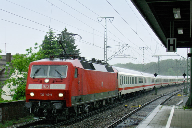 120 140 mit IC 2808 bei km 16,8 (Mai 2007)