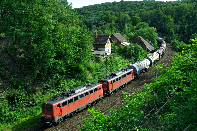 140 768 und 140 831 als CFN 63890 bei km 11,0 (Juli 2007)