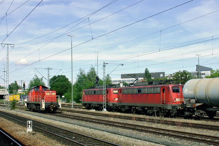 140 768 und 140 831 und 294 781 bei km 15,6 (Juli 2007)