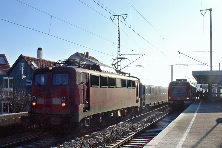 140 845 mit IC 2804 bei km 16,6 (Dezember 2007)