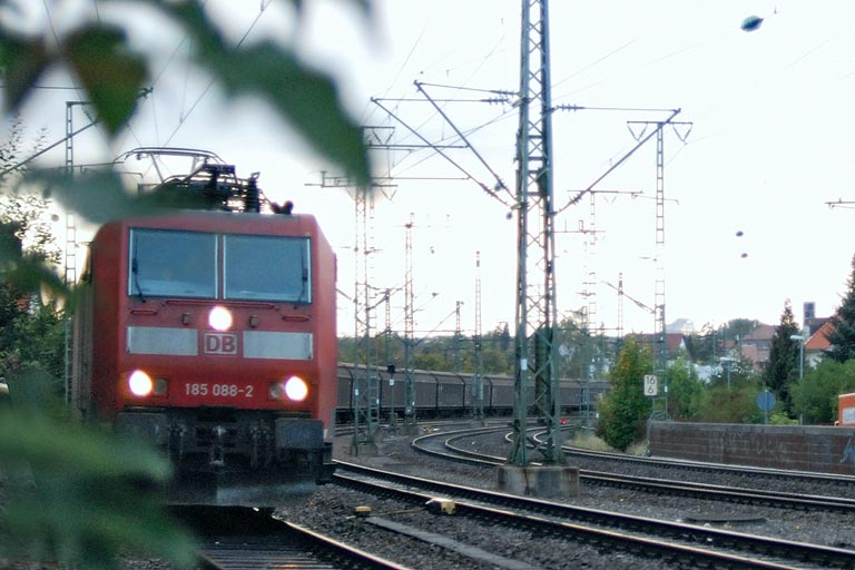 185 088 mit CS 49153 bei km 16,6 (September 2007)