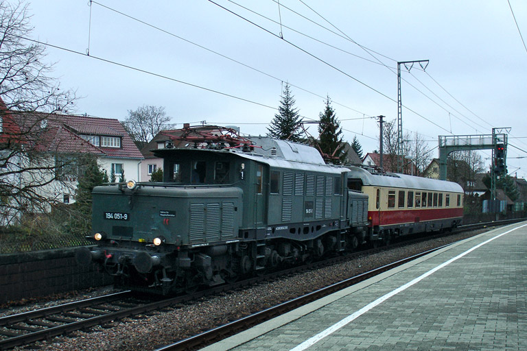 194 051 mit DPE 88895 bei km 16,6 (November 2007)
