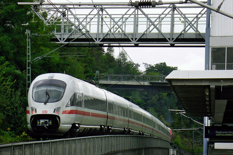 218 810 mit 411 082 bei km 14,0 (August 2007)