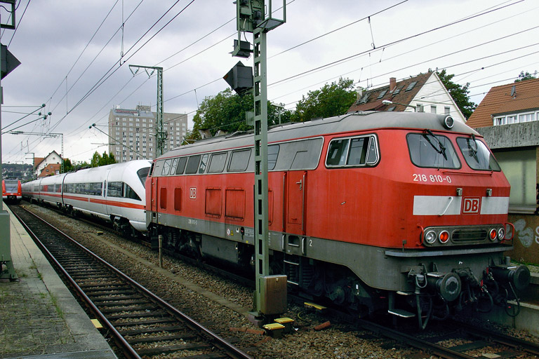 218 810 und 411 082 bei km 15,6 (August 2007)