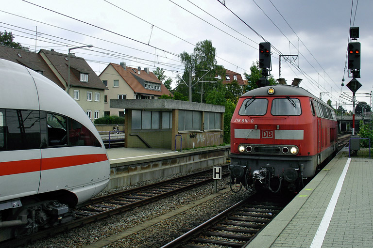 218 810 und 411 082 bei km 15,6 (August 2007)