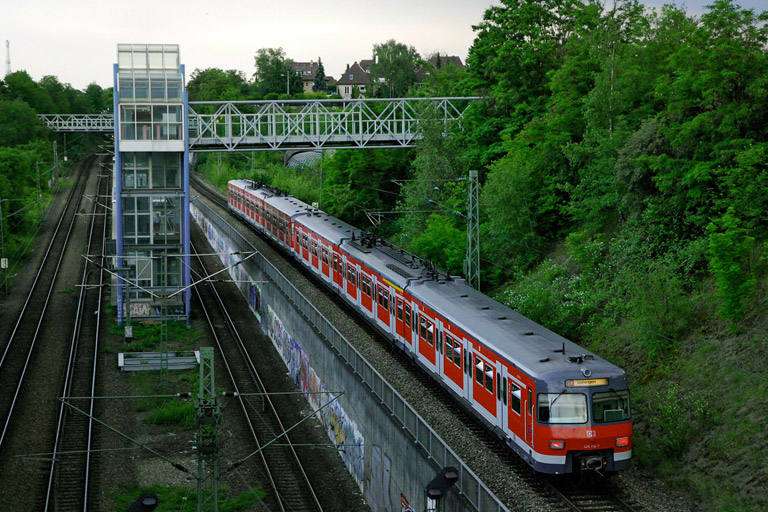 420 436 in Stuttgart-Vaihingen (Mai 2007)