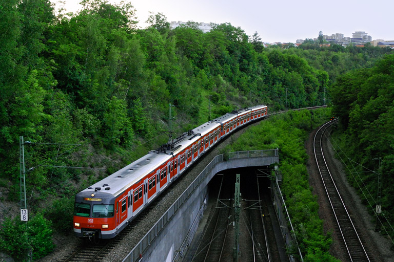 420 483 in Stuttgart-Vaihingen (Mai 2007)