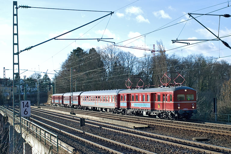 465 006/865 606 bei km 14,6 (Januar 2007)