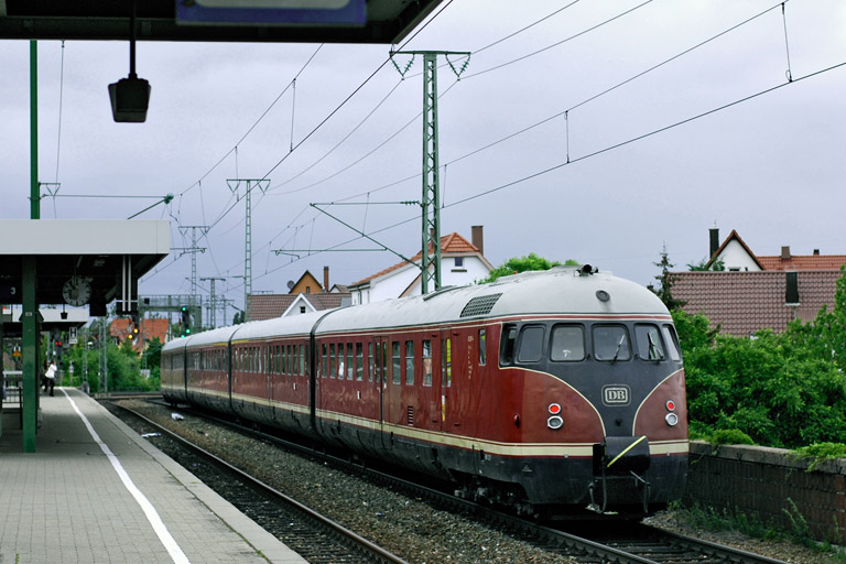 612 506/507 als Lr 70629 bei km 16,8 (Mai 2007)