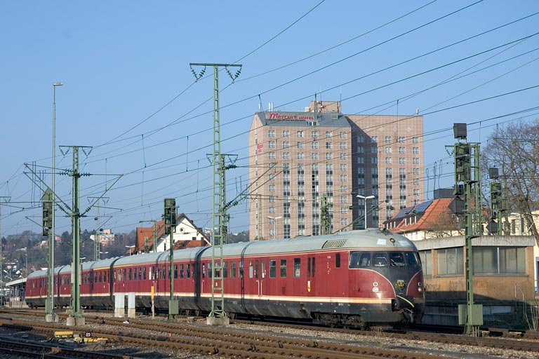 612 506/507 als RE 22955 bei km 15,6 (April 2007)