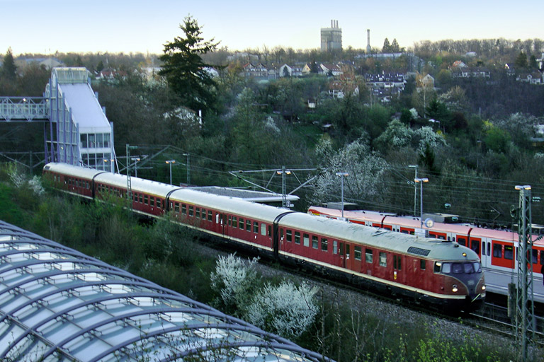 612 506/507 als RE 22956 bei km 14,2 (April 2007)