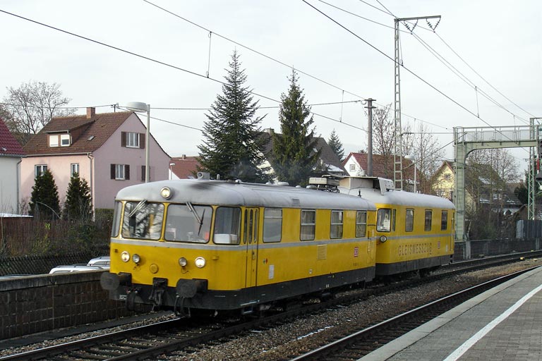 725 003/726 003 als NbZ 92100 bei km 16,6 (November 2007)