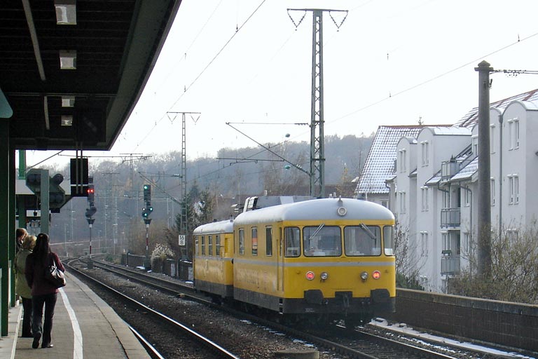 725 003/726 003 als NbZ 92100 bei km 16,8 (November 2007)