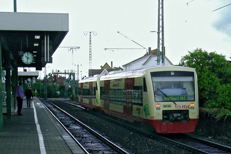 HzL VT 242 und VT 241 bei km 16,6 (Juli 2007)