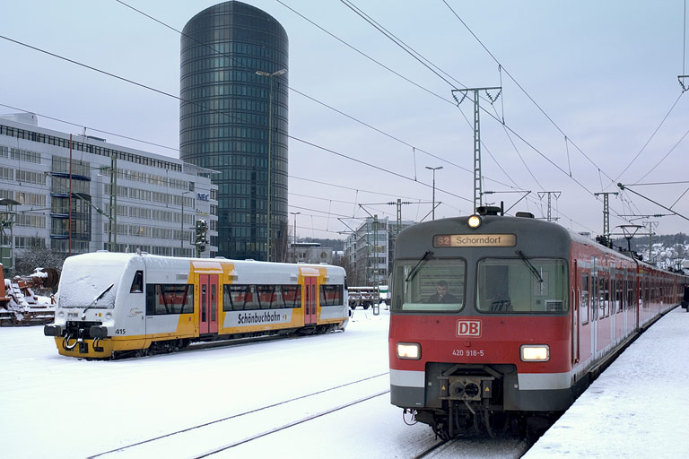 Sch�nbuchbahn-Regioshuttle 415 und 420 918 bei km 15,6 (Januar 2007)