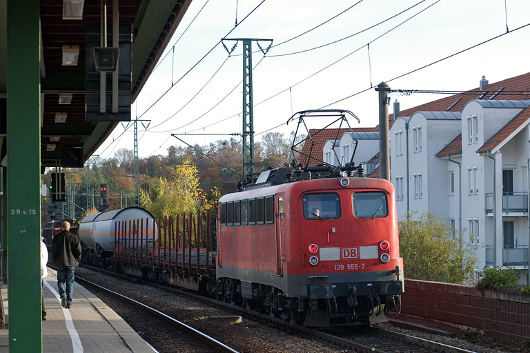 139 555 mit FE 44691 bei km 16,6 (Oktober 2008)