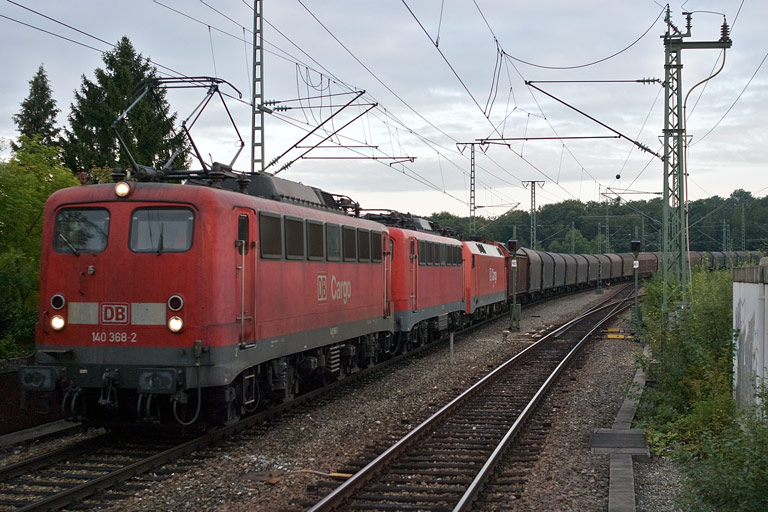 140 368 und 139 163 und 152 048 mit FZT 56166 bei km 16,8 (September 2008)