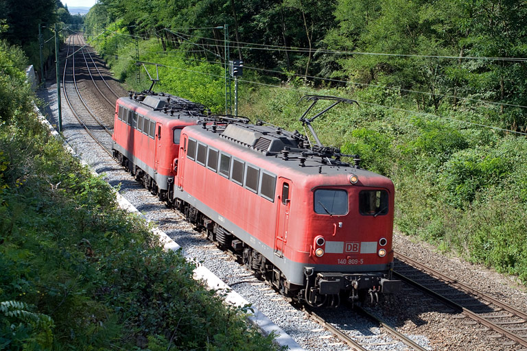 140 809 und 140 873 bei km 21,8 (August 2008)