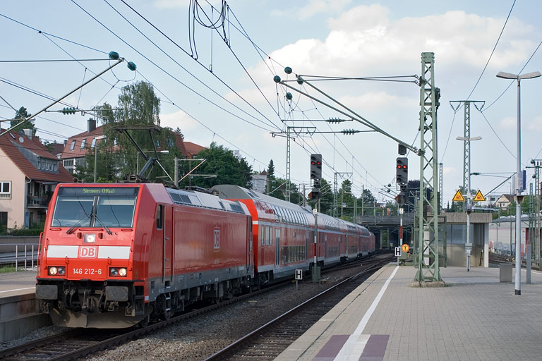 146 212 mit RE 19679 bei km 15,6 (Juni 2008)