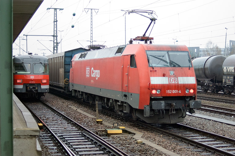 152 001 mit CSQ 60084 bei km 15,8 (April 2008)