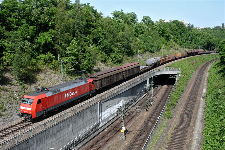 152 011 mit FE 45175 bei km 13,8 (Juni 2008)