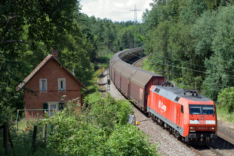 152 013 mit CSQ 60080 bei km 19,2 (Juli 2008)