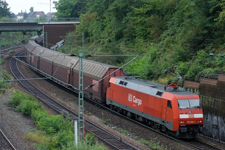 152 026 mit FZT 56165 bei km 14,2 (August 2008)