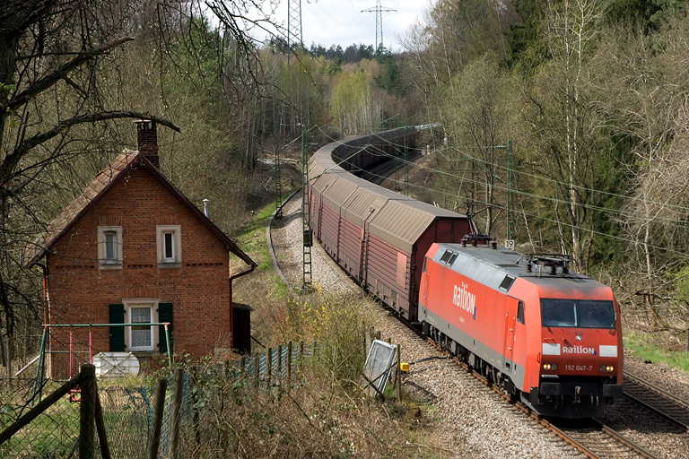 152 047 mit CSQ 60080 bei km 19,2 (April 2008)