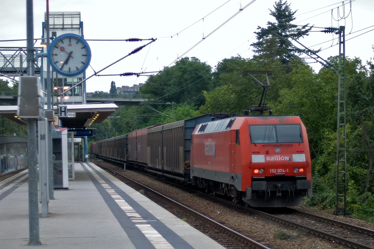 152 074 mit CSQ 60084 bei km 14,2 (September 2008)