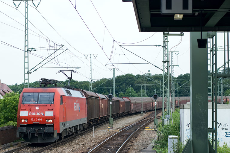152 081 mit CSQ 60084 bei km 16,8 (Juni 2008)