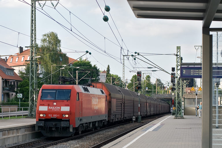 152 093 mit FZT 56173 bei km 15,6 (Juni 2008)