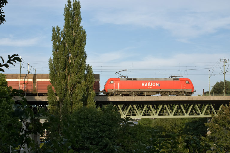 152 097 mit FZT 56173 bei km 14,6 (Juli 2008)